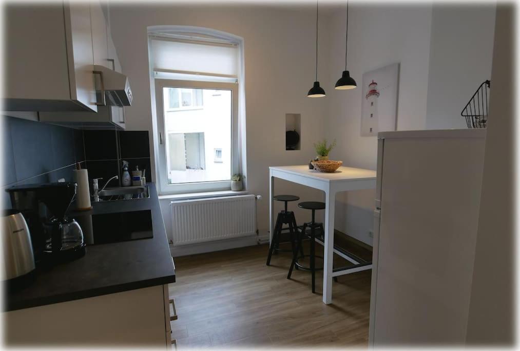 Gemuetlich - 2 Zimmer-Altbau, 24H Check-In Kiel Kültér fotó